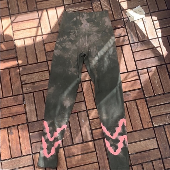 Electric & Rose Sunset Legging - Picture 1 of 4